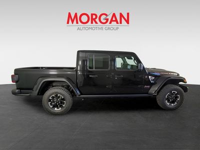 2026 Jeep Gladiator — photo 8 view