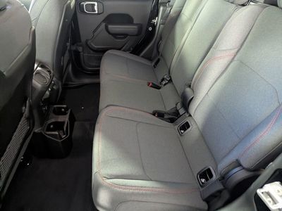 2026 Jeep Gladiator — photo 14 view