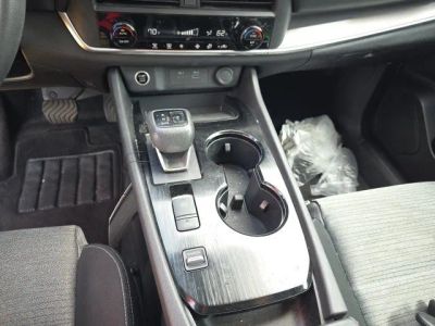 2023 Nissan Rogue — photo 18 view