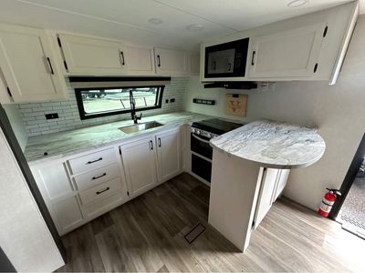 2026 VENTURE RV STRATUS - Photo 14