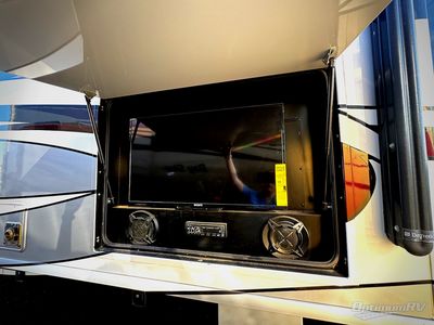 2017 Fleetwood Pace Arrow LXE - Photo 4