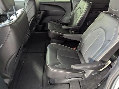 2026 Chrysler Pacifica — photo 15 view
