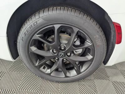 2026 Chrysler Pacifica — photo 19 view