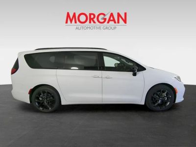 2026 Chrysler Pacifica — interior view