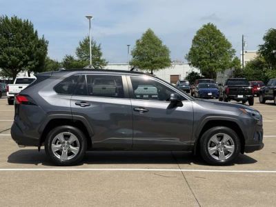 2024 Toyota RAV4 - Photo 3