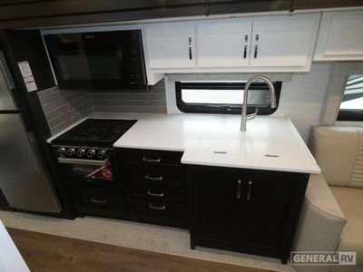 2025 Newmar Bay Star - Photo 8