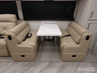 2026 Fleetwood Bounder - Photo 15