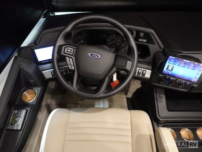 2026 Fleetwood Bounder - Photo 9