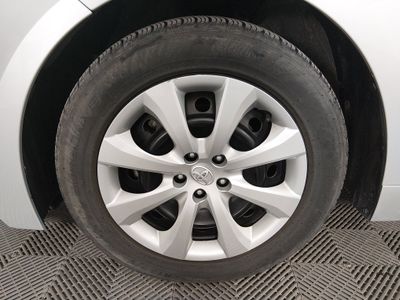 2024 Toyota Corolla — photo 10 view