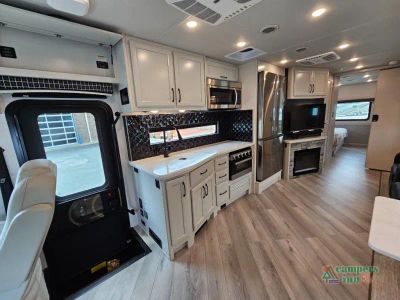2025 Holiday Rambler REV — photo 35 view