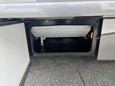2025 Holiday Rambler REV — photo 19 view