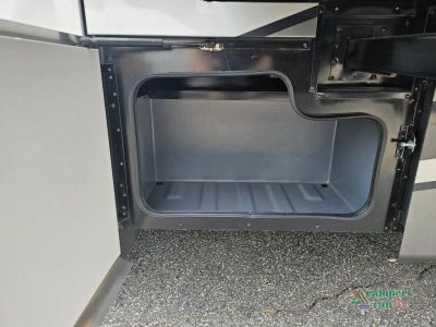 2025 Holiday Rambler REV — photo 20 view
