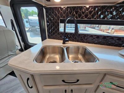 2025 Holiday Rambler REV — photo 42 view
