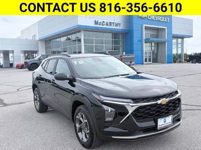 2026 Chevrolet Trax 1TU58 — front three-quarter view