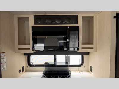 2025 Forest River RV Cherokee Arctic Wolf - Photo 32