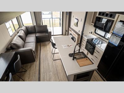2025 Forest River RV Cherokee Arctic Wolf - Photo 44