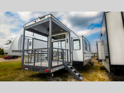 2025 Forest River RV Cherokee Arctic Wolf - Photo 8