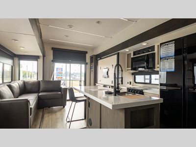 2025 Forest River RV Cherokee Arctic Wolf - Photo 43