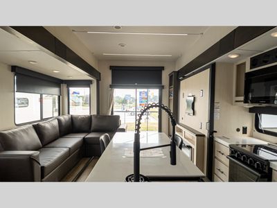 2025 Forest River RV Cherokee Arctic Wolf - Photo 42