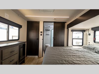 2025 Forest River RV Cherokee Arctic Wolf - Photo 18
