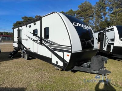 2021 CrossRoads Cruiser Aire — front three-quarter view