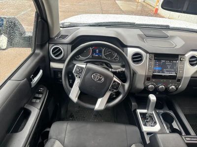 2017 Toyota Tundra - Photo 2