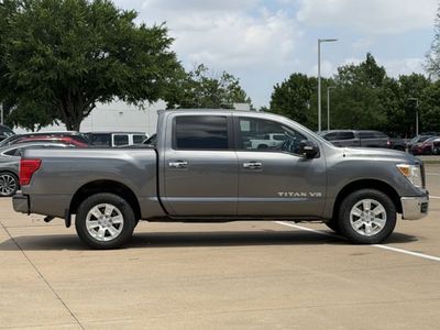 2019 Nissan Titan - Photo 3