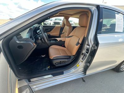 2023 Lexus ES - Photo 14