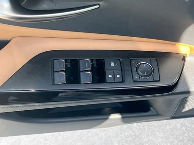 2023 Lexus ES - Photo 12