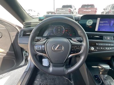 2023 Lexus ES - Photo 16