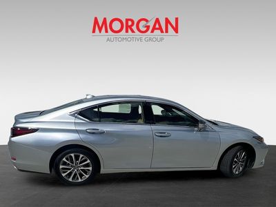 2023 Lexus ES - Photo 9