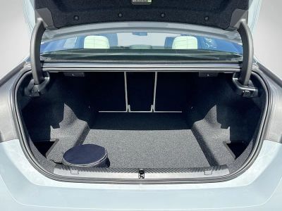 2027 BMW 5 Series — photo 12 view