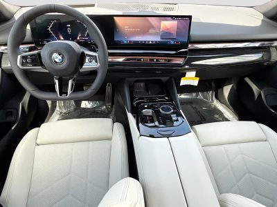 2027 BMW 5 Series — photo 16 view