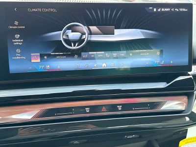 2027 BMW 5 Series — photo 35 view