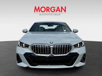 2027 BMW 5 Series — photo 8 view