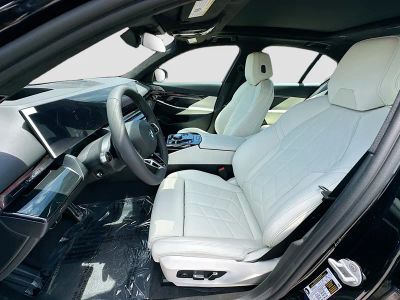 2027 BMW 5 Series — photo 15 view