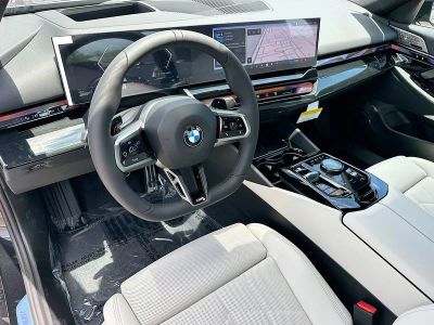 2027 BMW 5 Series — photo 7 view