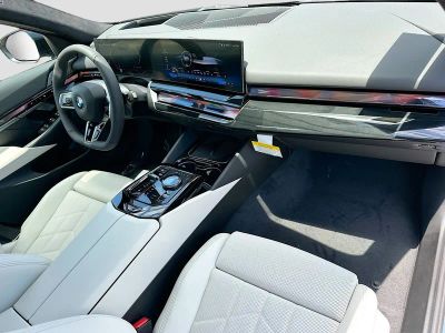 2027 BMW 5 Series — photo 22 view