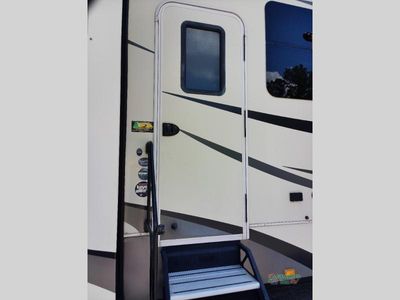 2017 Grand Design Solitude - Photo 35