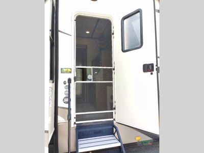 2017 Grand Design Solitude - Photo 36
