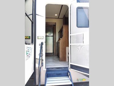 2017 Grand Design Solitude - Photo 37