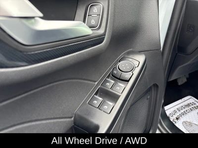 2025 Ford Escape ST-Line — photo 16 view