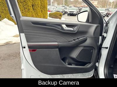 2025 Ford Escape ST-Line — photo 15 view
