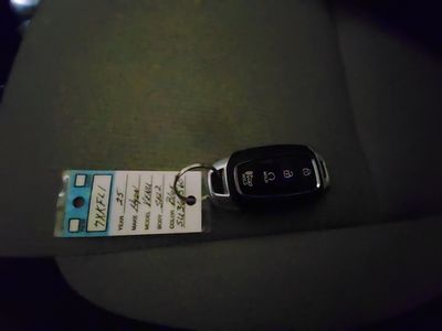 2025 Hyundai Venue - Photo 15