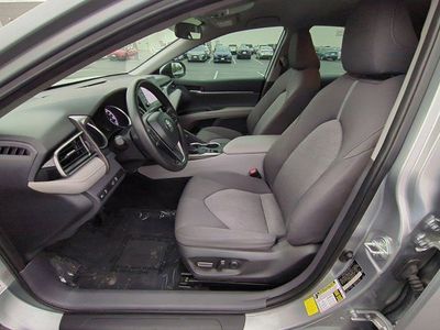2022 Toyota Camry Hybrid - Photo 8