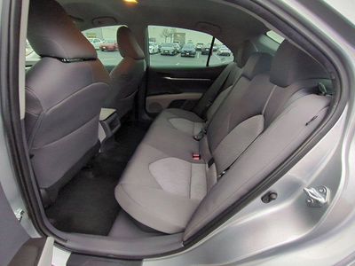 2022 Toyota Camry Hybrid - Photo 14