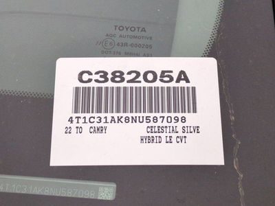 2022 Toyota Camry Hybrid - Photo 16