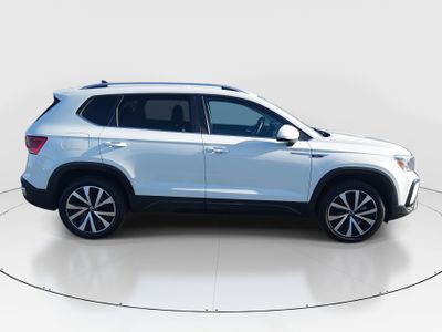 2024 Volkswagen Taos - Photo 8