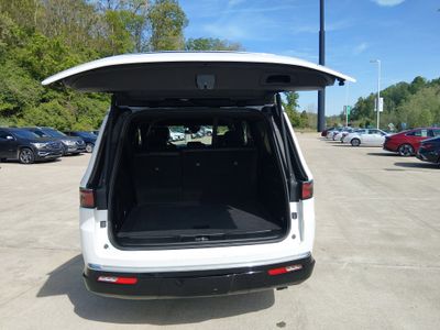 2024 Jeep Wagoneer L - Photo 11