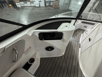 2025 Sea Ray ECT 6.2L MPI DTS BR4 - Photo 27